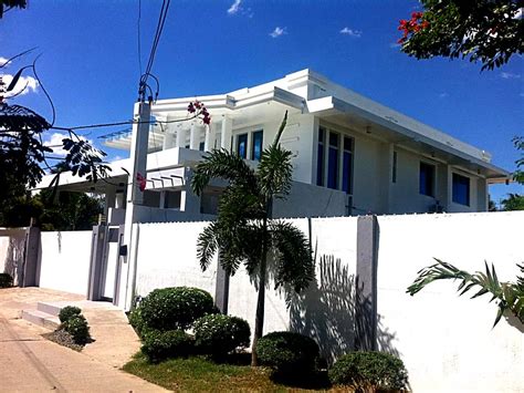 Best Hotels with Free Breakfast in Davao City .